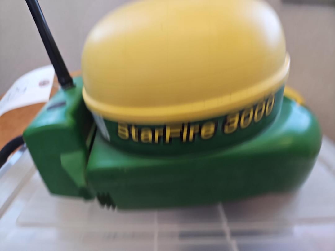Image of John Deere StarFire 3000 Image 1