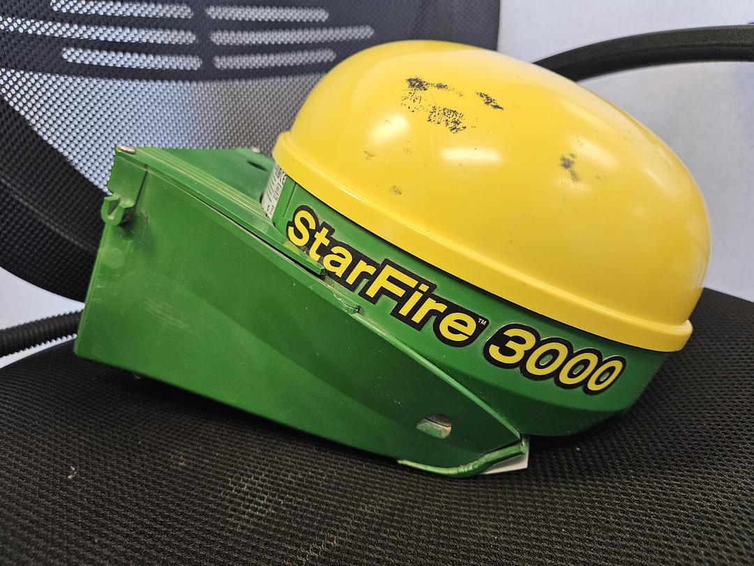 Image of John Deere StarFire 3000 Image 0