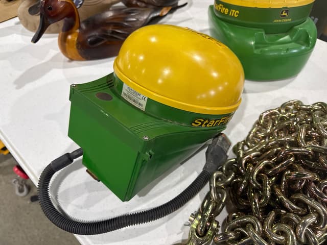 Image of John Deere StarFire 3000 equipment image 1