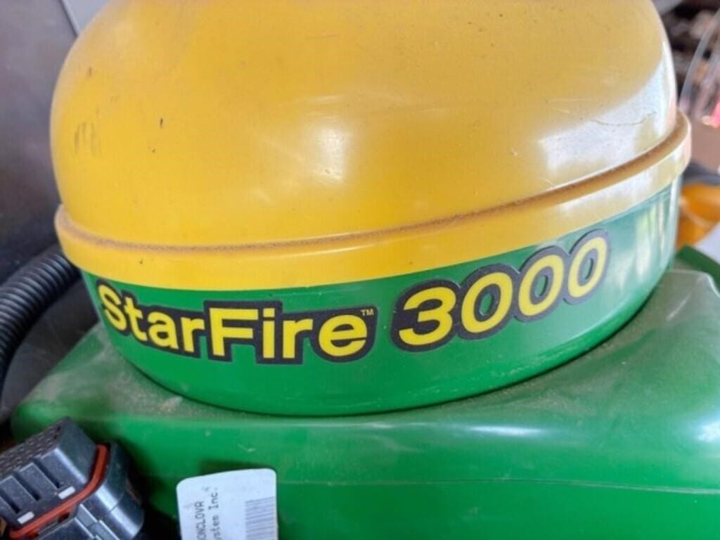 John Deere StarFire 3000 Equipment Image0