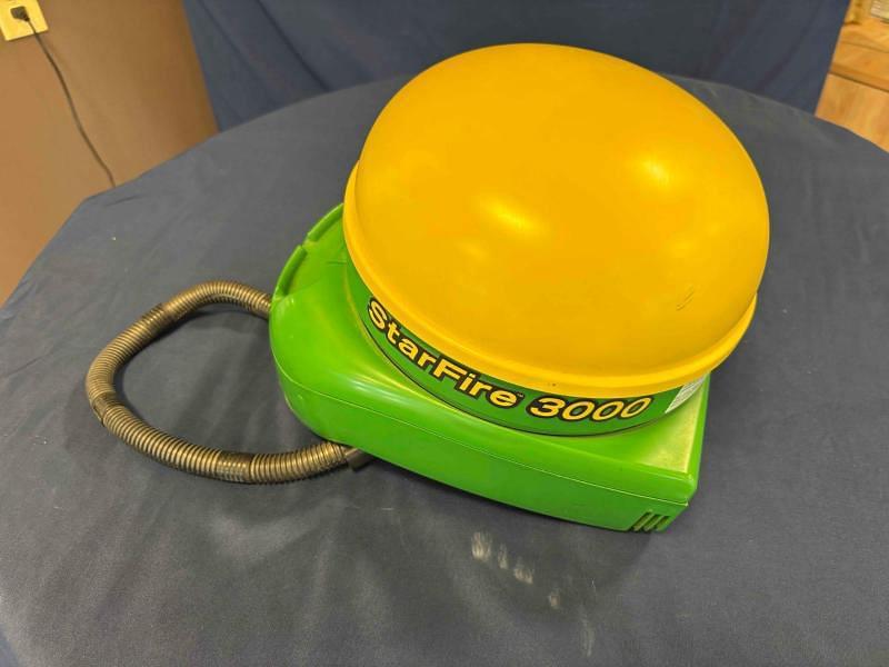 Image of John Deere StarFire 3000 Image 0