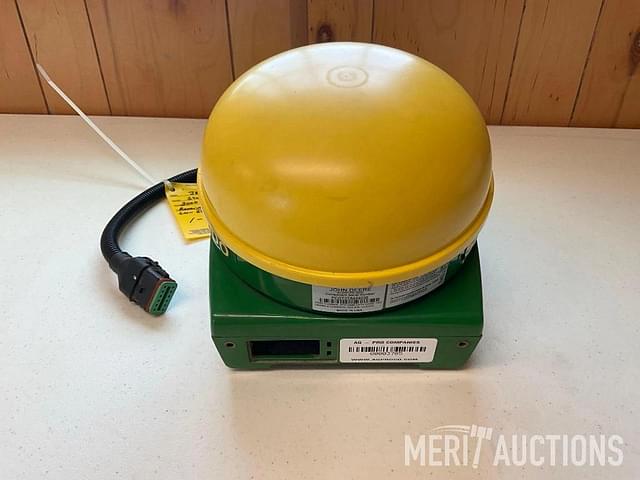 Image of John Deere StarFire 3000 equipment image 1