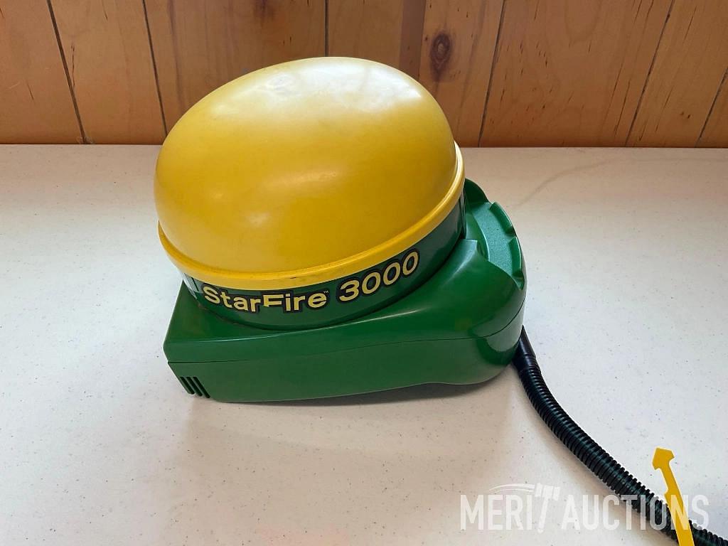 Image of John Deere StarFire 3000 Primary image