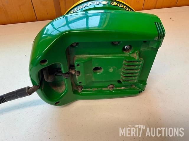 Image of John Deere StarFire 3000 equipment image 4