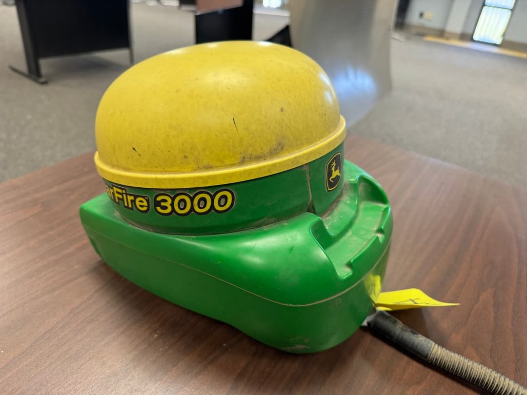 Image of John Deere StarFire 3000 Image 1