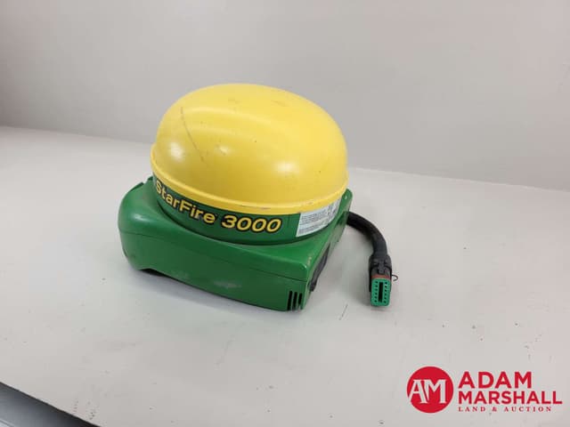 Image of John Deere StarFire 3000 equipment image 2