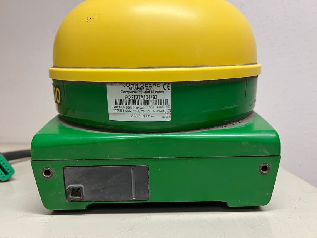 Image of John Deere StarFire 3000 Image 1