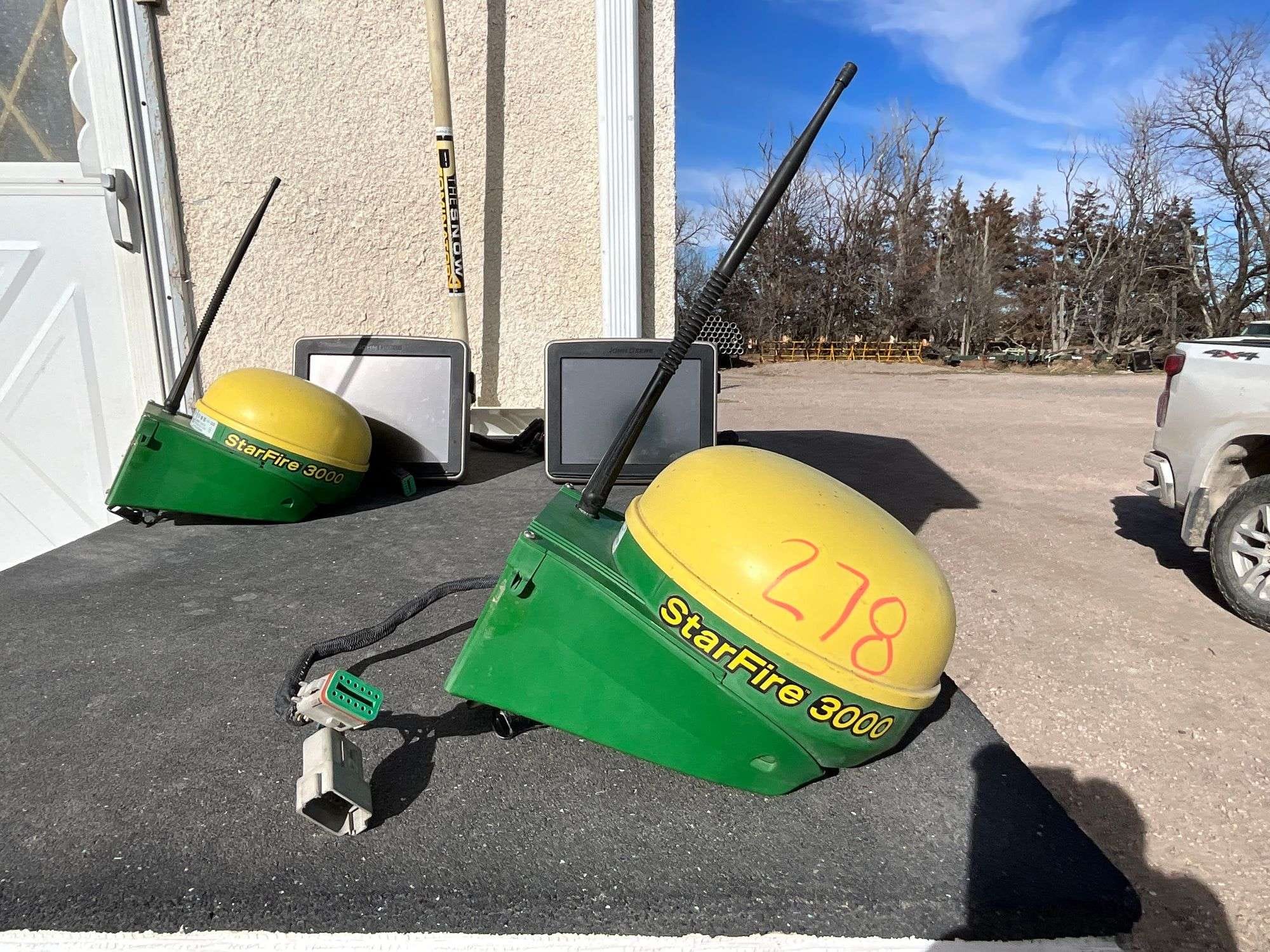 John Deere StarFire 3000 Equipment Image0