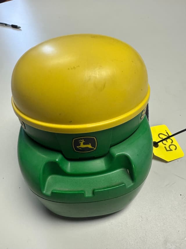 Image of John Deere StarFire 3000 equipment image 2