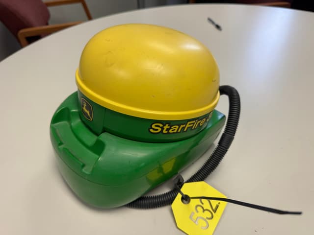Image of John Deere StarFire 3000 equipment image 3