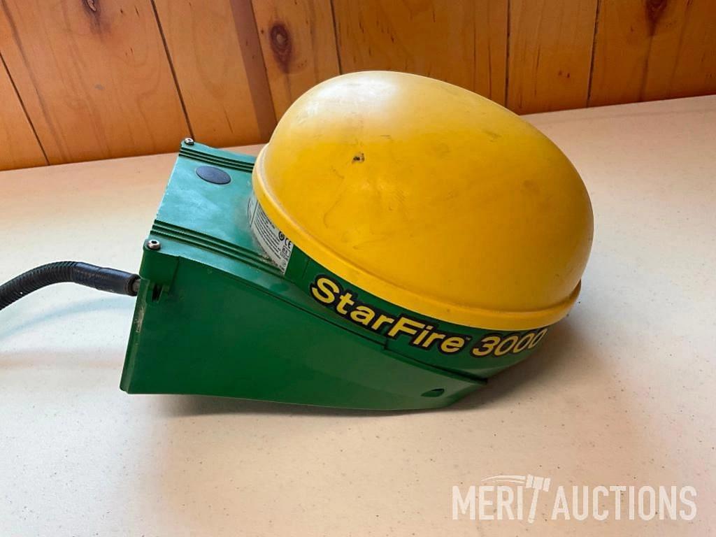 Image of John Deere StarFire 3000 Primary image