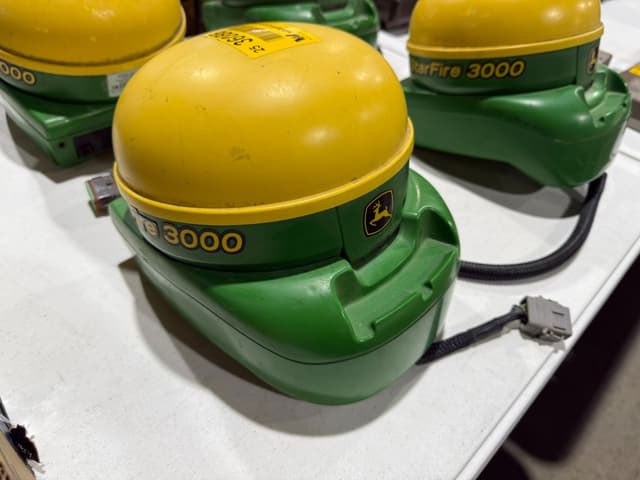 Image of John Deere StarFire 3000 equipment image 1