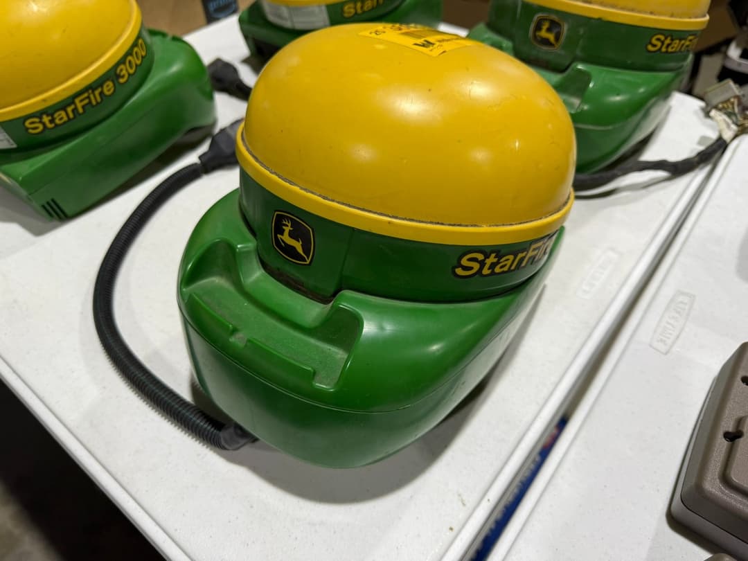 Image of John Deere StarFire 3000 Primary image