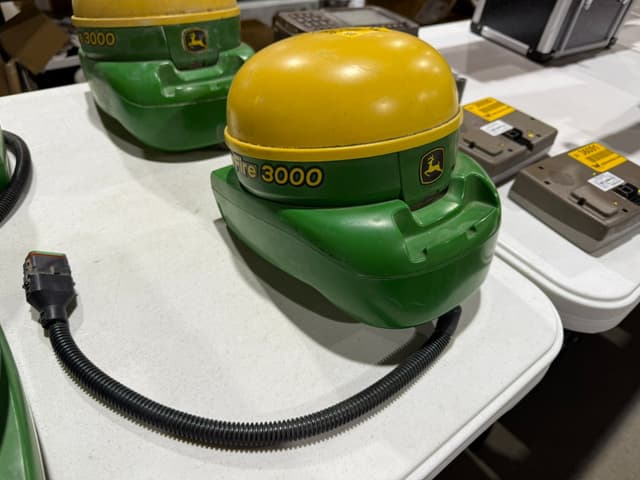 Image of John Deere StarFire 3000 equipment image 1