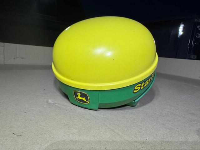 Image of John Deere StarFire 3000 equipment image 1