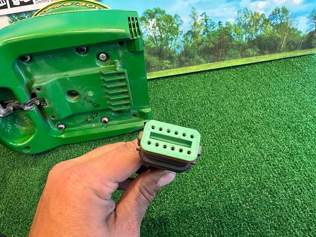 Image of John Deere StarFire 3000 equipment image 4