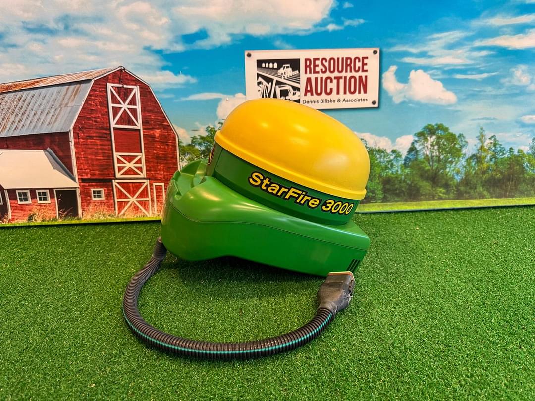 Image of John Deere StarFire 3000 Primary image