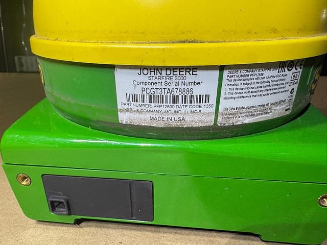 Image of John Deere StarFire 3000 equipment image 3