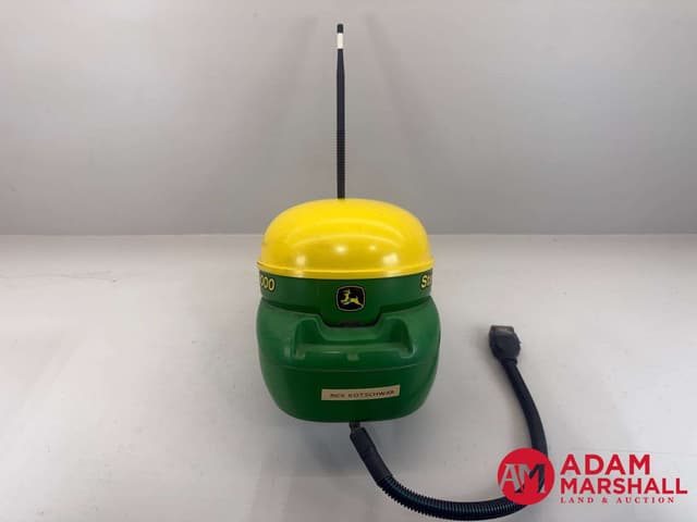 Image of John Deere StarFire 3000 equipment image 2