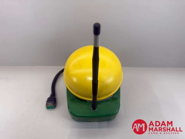 Image of John Deere StarFire 3000 equipment image 4