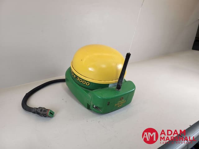Image of John Deere StarFire 3000 equipment image 2