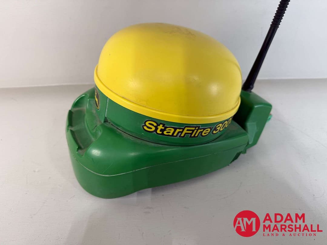 Image of John Deere StarFire 3000 Primary image