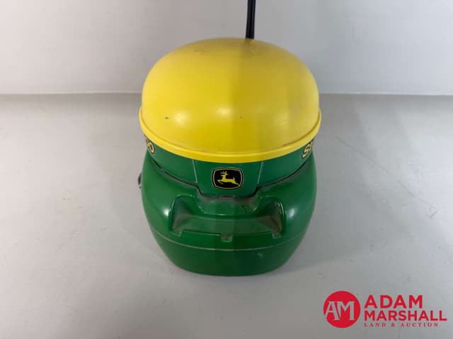 Image of John Deere StarFire 3000 equipment image 2