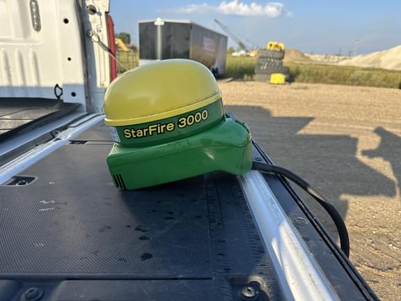 Image of John Deere StarFire 3000 Image 1