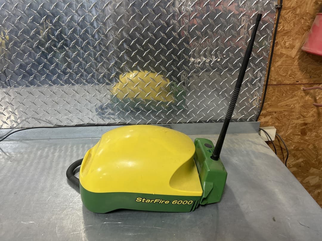 Image of John Deere StarFire 6000 Image 1