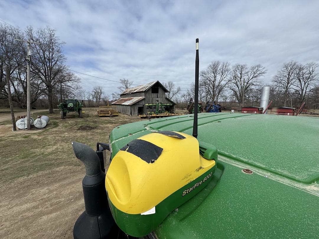 Image of John Deere StarFire 6000 Primary image