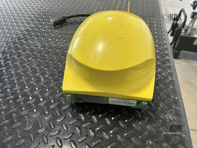 Image of John Deere StarFire 6000 equipment image 3