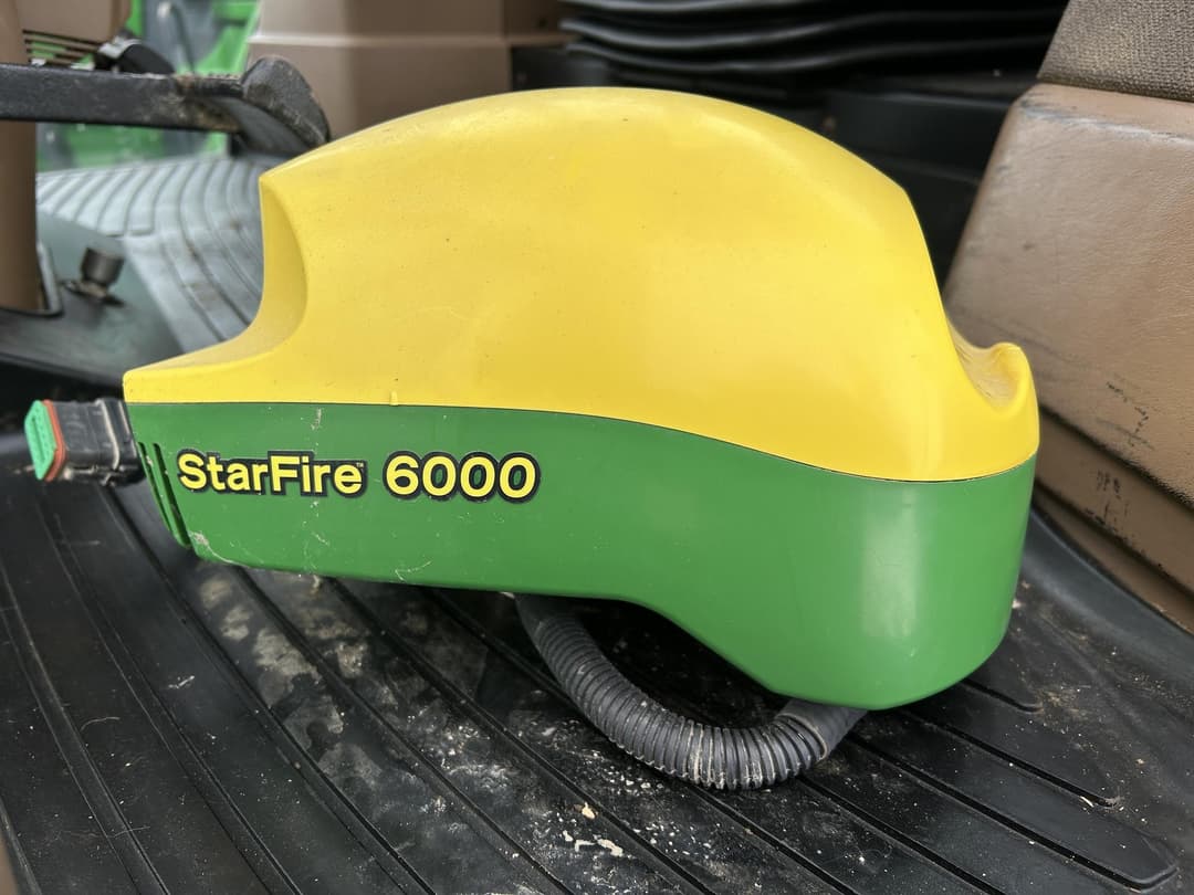 Image of John Deere StarFire 6000 Image 0
