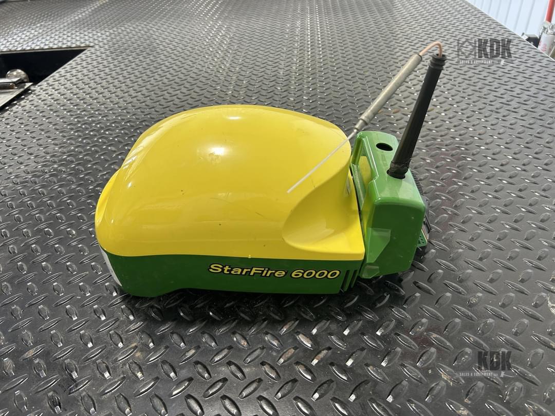 Image of John Deere StarFire 6000 Primary image