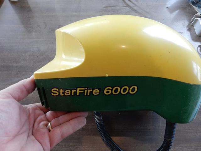 Image of John Deere StarFire 6000 equipment image 1