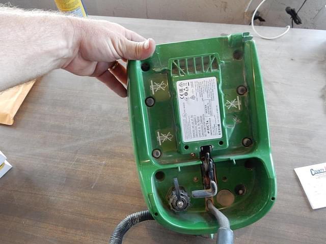 Image of John Deere StarFire 6000 equipment image 2