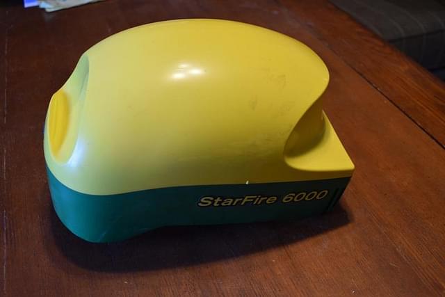 Image of John Deere StarFire 6000 equipment image 1