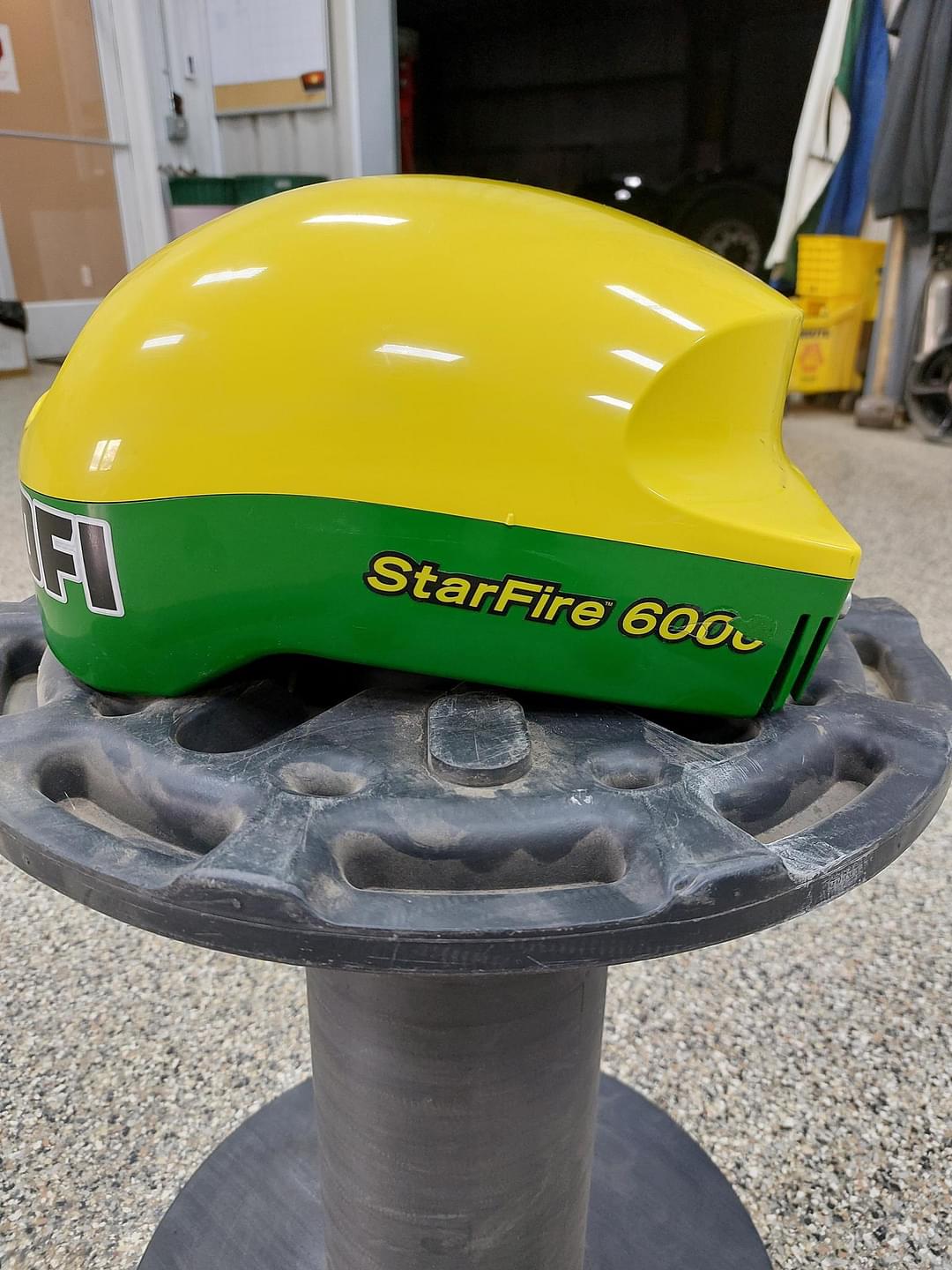 Image of John Deere StarFire 6000 Image 0