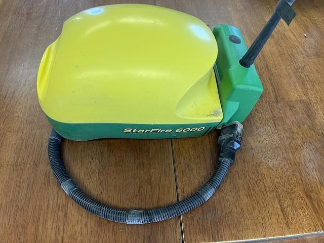 Image of John Deere StarFire 6000 equipment image 1