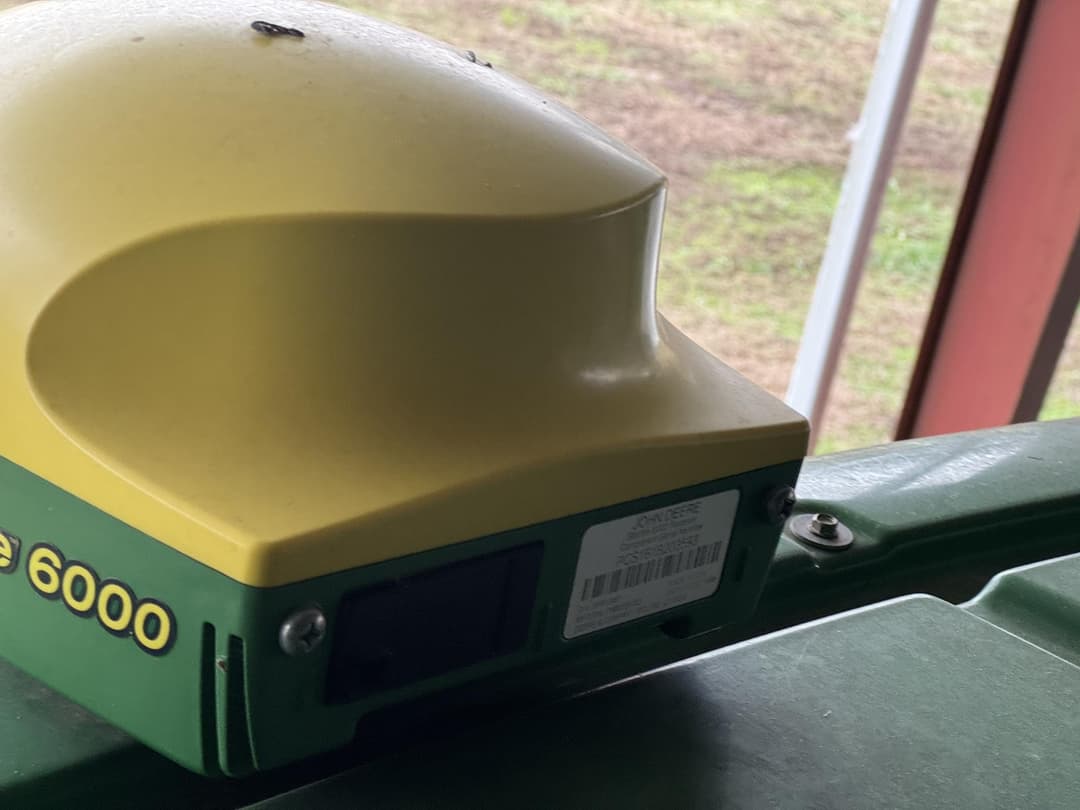 Image of John Deere StarFire 6000 Image 1