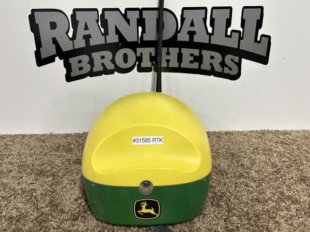 Image of John Deere StarFire 6000 equipment image 2