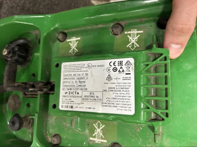 Image of John Deere StarFire 6000 equipment image 4