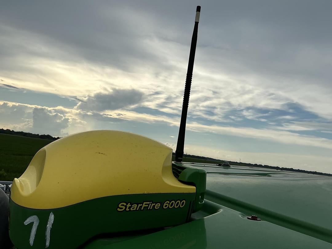 Image of John Deere StarFire 6000 Image 1