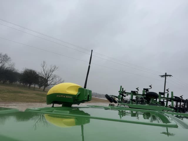 Image of John Deere StarFire 6000 equipment image 1