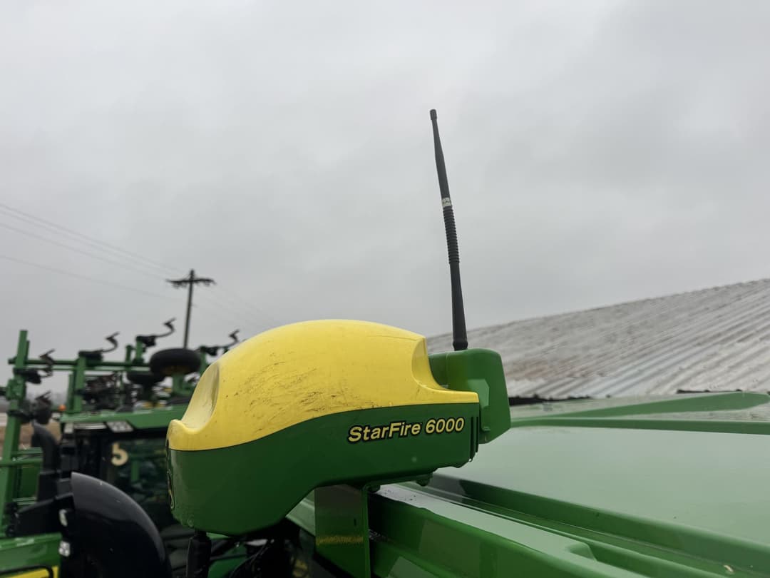 Image of John Deere StarFire 6000 Primary image