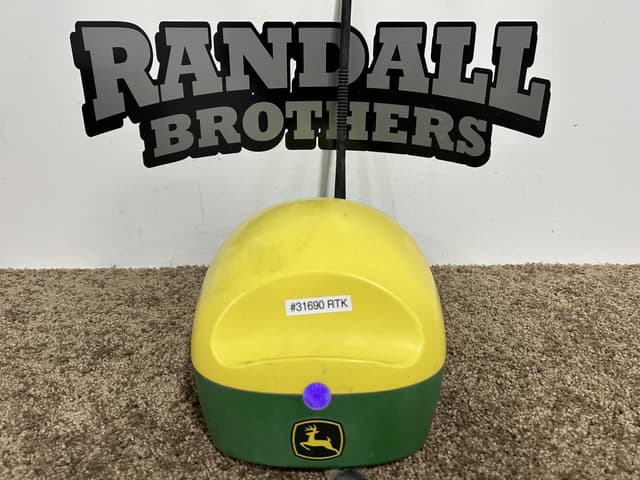 Image of John Deere StarFire 6000 equipment image 2