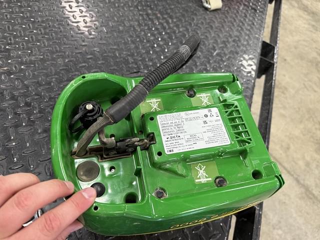 Image of John Deere StarFire 6000 equipment image 4