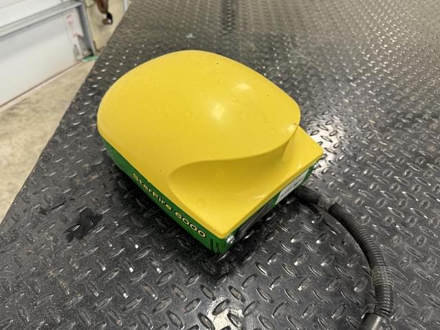 Image of John Deere StarFire 6000 equipment image 1