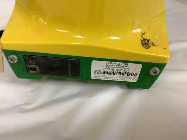 Image of John Deere StarFire 6000 equipment image 2