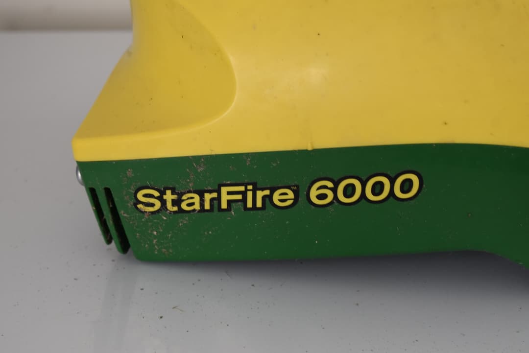 Image of John Deere StarFire 6000 Image 1
