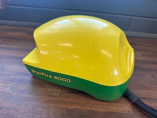 Image of John Deere StarFire 6000 equipment image 2